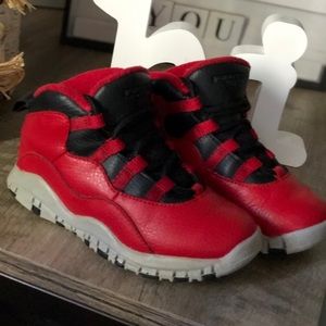 Jordan bulls over Broadway